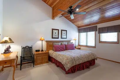 Signature Collection of Private Homes & Condominiums
